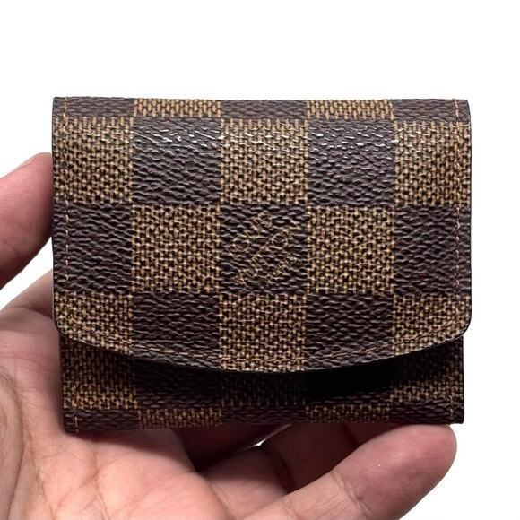 Louis Vuitton Damier Cufflink Case - Picture 4 of 14